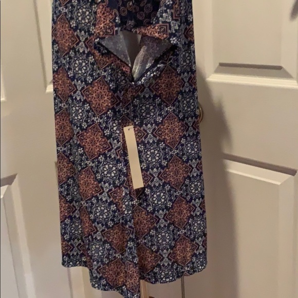 Blue and peach cold shoulder Lavish brand top - Picture 4 of 5